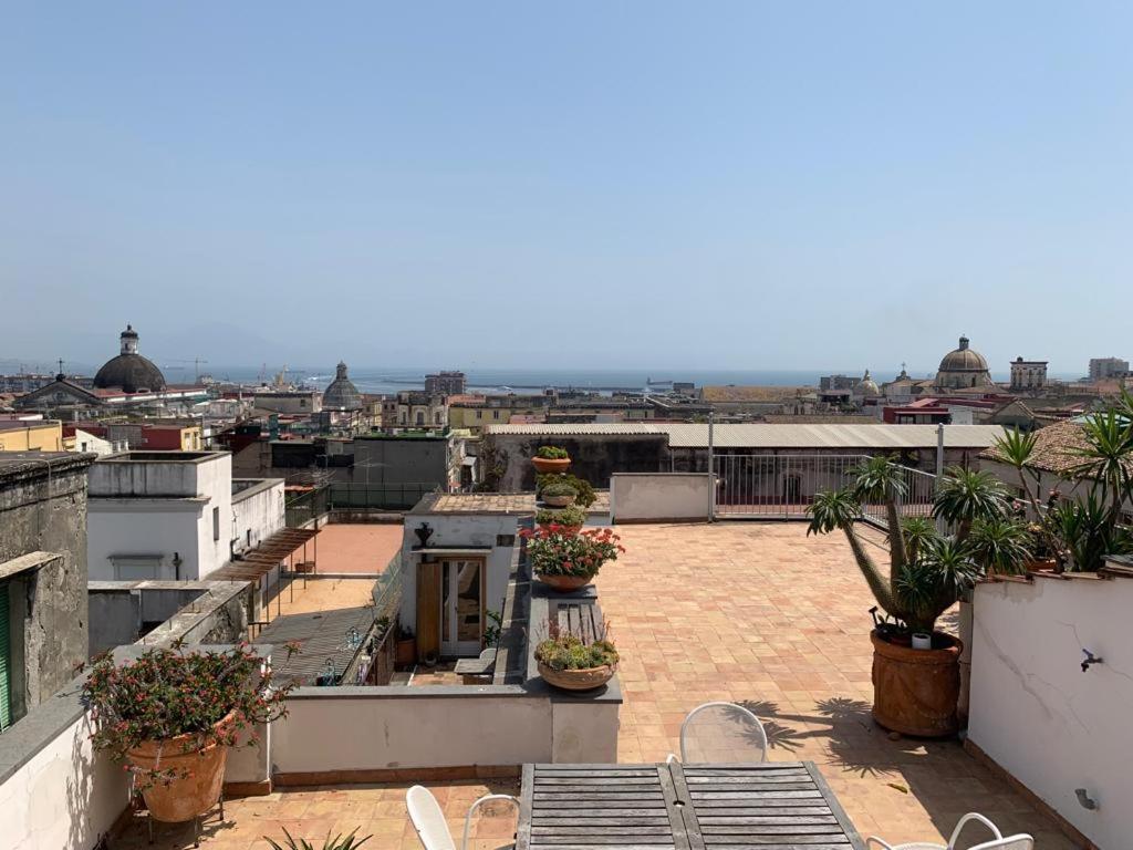 La Casa Nel Cuore Della Citta Nápoles Exterior foto